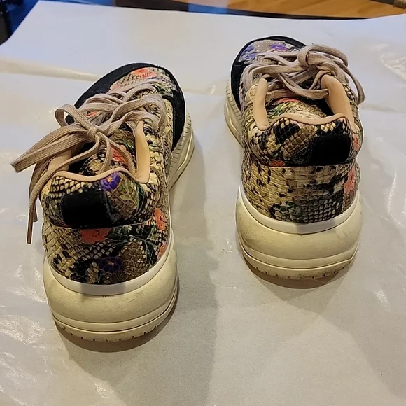 ADIDAS - Picture 2 of 2